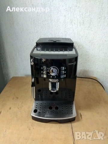 Кафеавтомат De’Longhi Magnifica-S, снимка 4 - Кафемашини - 53072566
