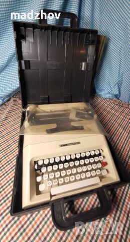 Продавам ретро пишеща машина, снимка 2 - Колекции - 45667042