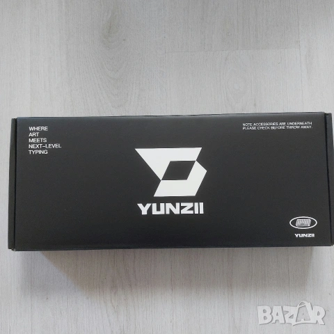 ЧИСТО НОВА YUNZII AL80 – Висок клас 75% Алуминиева Механична Клавиатура (Wireless/Bluetooth/LCD), снимка 4 - Клавиатури и мишки - 54101412