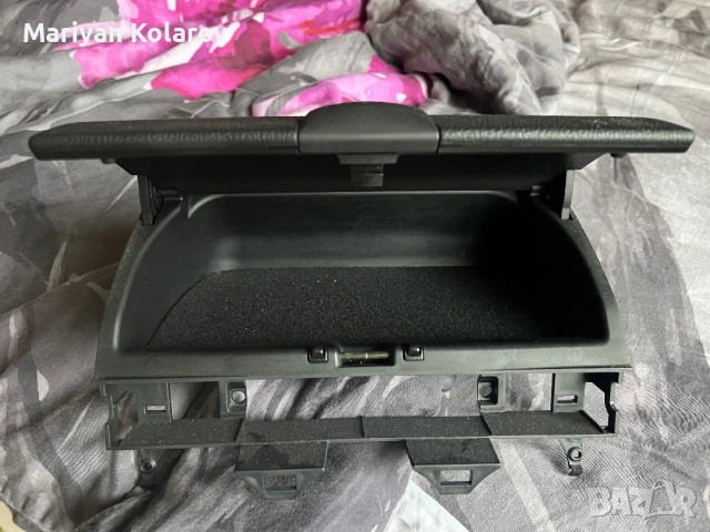 Шкафче табло Mazda 6 2006