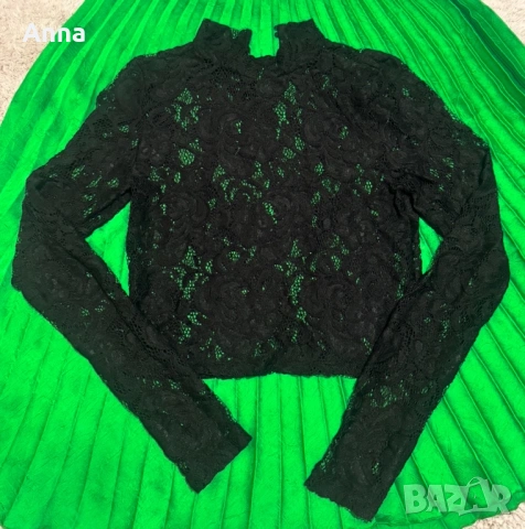 Блуза от гипюр, еластична. Марка: Medicine, размер M.