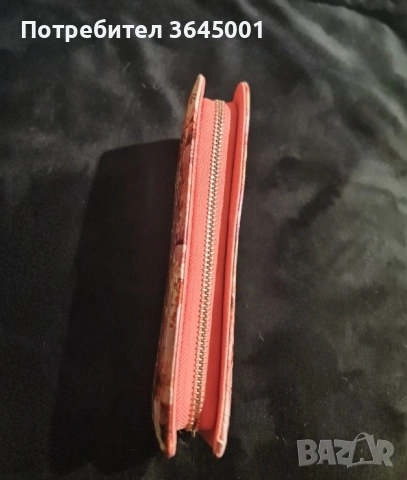 Луксозен и красив голям портфейл от супер качествен изкуствен лак с херувими и амурчета.Нов , снимка 3 - Портфейли, портмонета - 53527579