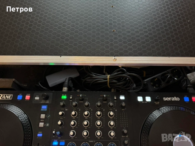 Rane Four контролер конзола DJ