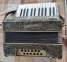 Винтидж акордеон Weltmeister, 12 баса работещ, снимка 1