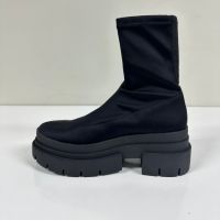 Stradivarius boot, снимка 2 - Дамски боти - 45333974