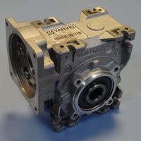 Редуктор червячен VARVEL FRT-G40 worm gear reducer 1:20, снимка 2 - Резервни части за машини - 45337567