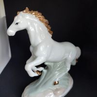 Порцеланова статуетка-кон, снимка 5 - Антикварни и старинни предмети - 45911561