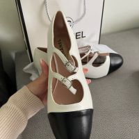 Бели обувки кожени малък ток Шанел chanel, снимка 1 - Дамски обувки на ток - 45782868
