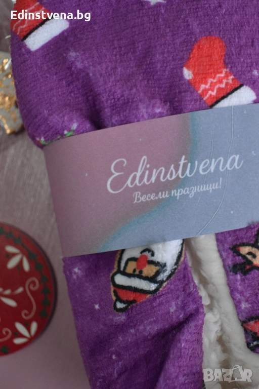 Коледни пухкави пантофи в лилаво с ефектен принт, снимка 1