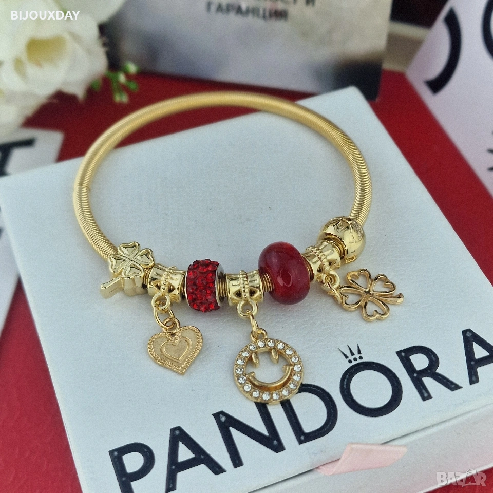 гривна със сърце Детелина и усмихнато емоджи от медицинска стомана с 18 карата златно покритие, снимка 1