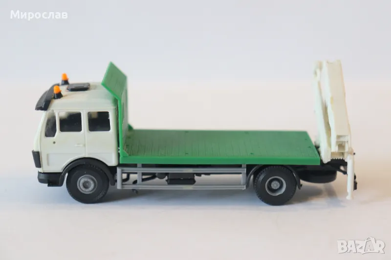 KIBRI H0 1/87 MERCEDES АВТО КРАН КАМИОН КРАН МОДЕЛ КОЛИЧКА, снимка 1