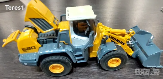 SIKU  Челен товарач LIEBHERR 1:50, снимка 2 - Колекции - 48655477