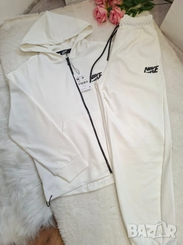 дамски екипи Nike , снимка 2 - Спортни екипи - 51564613