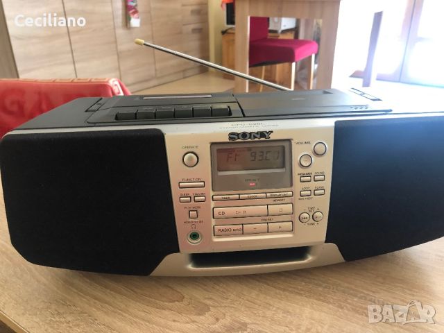 Sony CFD-S28 CD/Radio/Cassette Boombox-Работещ перфектно на всичко! Видео в обявата., снимка 1 - Радиокасетофони, транзистори - 46458847
