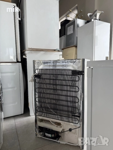 Малък хладилник за вграждане Сименс , снимка 9 - Хладилници - 52647200