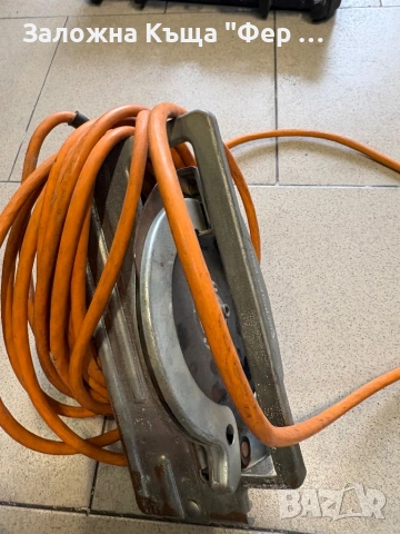 Ръчен циркуляр Balck& Decker, снимка 5 - Други инструменти - 53426041