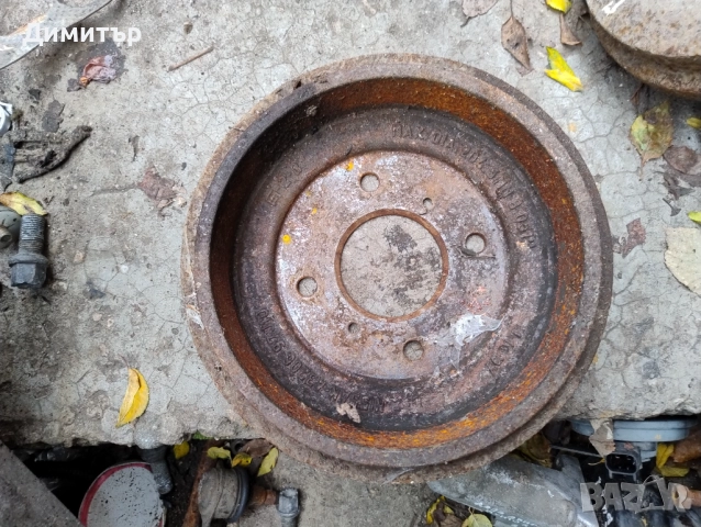 Барабан За Нисан Примера 1.6 16В Седан 1991г / Nissan Primera 1.6 16V Sedan 1991y, снимка 2 - Части - 52539475