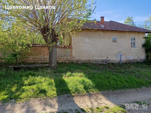 Продавам къща в с.Каранци, община Полски Тръмбеш, снимка 1 - Къщи - 45218043