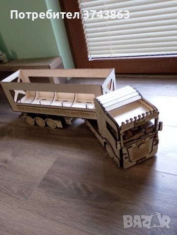 Дървен камион за бутилка 