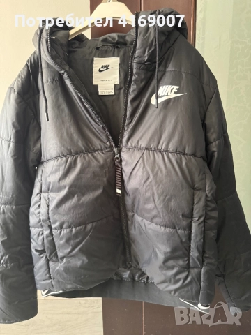 Nike яке