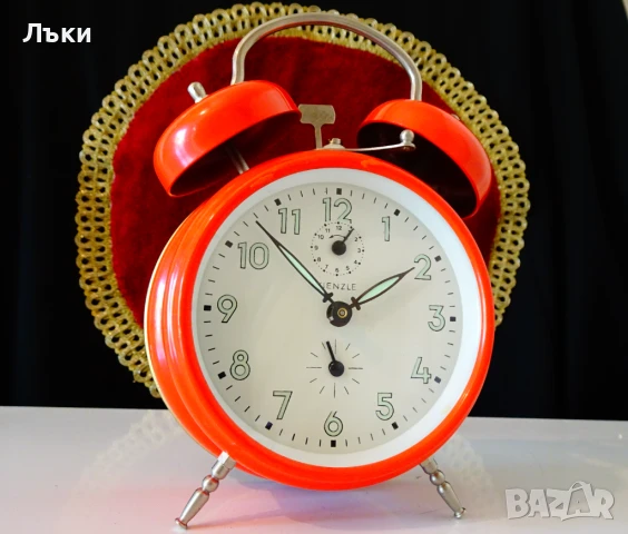 Механичен настолен часовник будилник Kienzle , снимка 8 - Антикварни и старинни предмети - 51409411