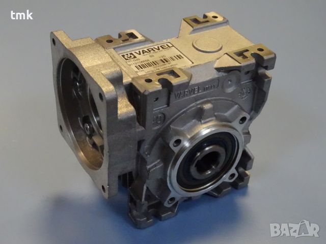 Редуктор червячен VARVEL FRT-G40 worm gear reducer 1:20, снимка 2 - Резервни части за машини - 45337567