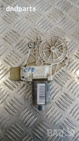 Моторче стъклоповдигач BMW 1 e87 2005г.(предно дясно) 0130822227