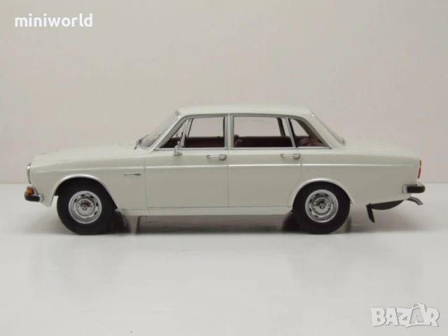 Volvo 164 1970 - мащаб 1:18 на Triple9 моделът е нов в кутия, снимка 3 - Колекции - 51025168