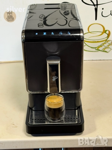 Кафемашина кафе автомат TCHİBO с гаранция, снимка 4 - Кафемашини - 52942420