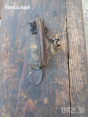 Старинен дървен куфар с ключ, снимка 2 - Антикварни и старинни предмети - 51478044