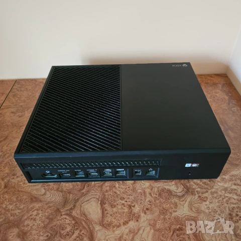 XBOX ONE 1TB + Kinect камера, 2 джойстика, 2 игри PS4 PS5 PlayStation, снимка 12 - Xbox конзоли - 53465922
