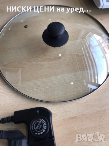 Bestron AHP1500Z Електрически тиган XL диаметър 32 см с незалепващ стъклен капак 1500 W черен, снимка 6 - Съдове за готвене - 53871203