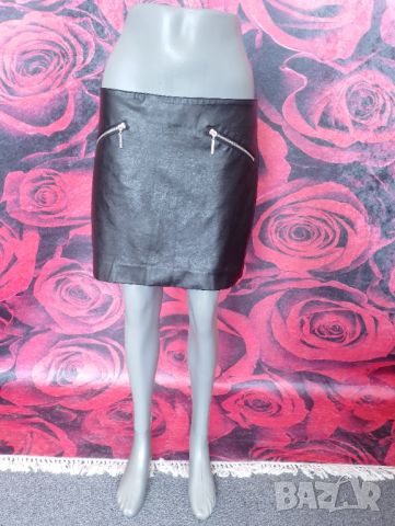 Черна къса пола с декоративни ципове от естествена кожа М, снимка 3 - Поли - 46404329
