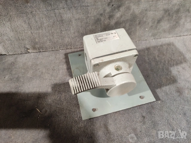 НОВ Индустриален крачен педал (прекъсвач) DDR - 25A, IP55 ​