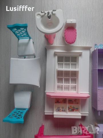 Оригинална къща за кукли Barbie, с аксесоакри, снимка 16 - Кукли - 53843653