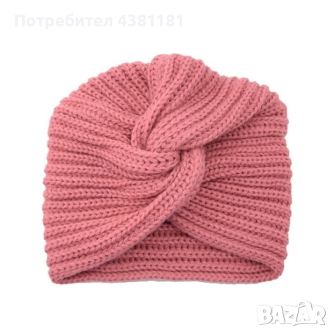 Дамска зимна плетена шапка с усукан възел по средата, снимка 5 - Други - 52638783