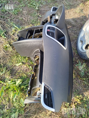 Арматурно табло и волан за Peugeot 207