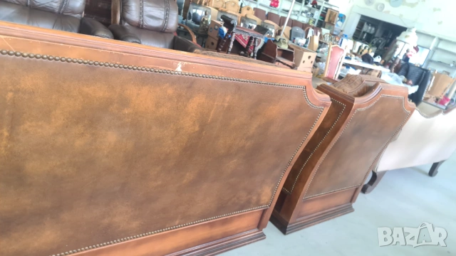 Елегантна Кожена Холова Гарнитура „Vintage Chesterfield“ – Комплект 3+1+1, снимка 12 - Дивани и мека мебел - 54205161