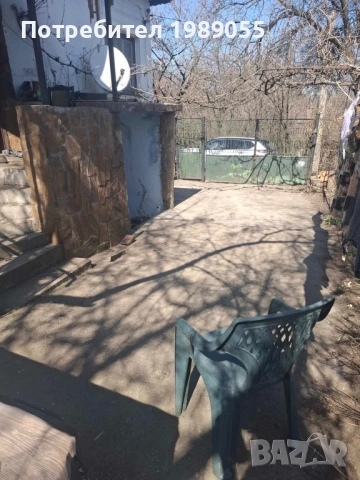 Къща с двор и бизнес сграда в гр Перник кв.Караманица, снимка 3 - Къщи - 53859725