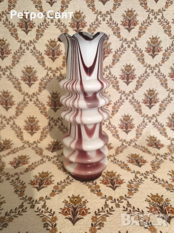 Маркова стъклена ваза