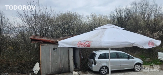Продавам чадър Кока-кола
