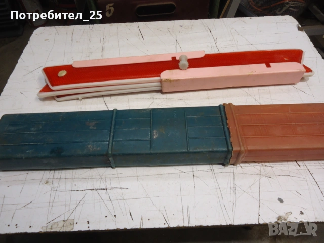 Ретро светло отразителен триъгълник, снимка 2 - Аксесоари и консумативи - 53128175