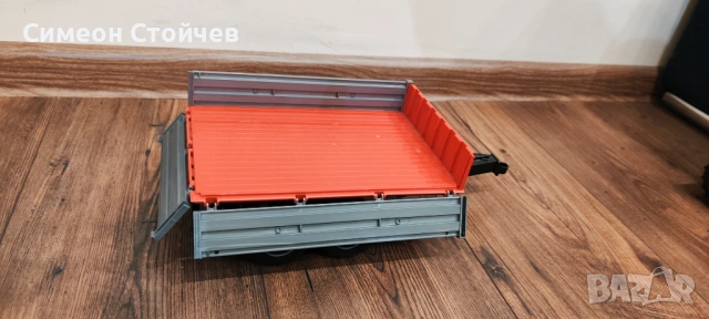 BRUDER 02112 Трактор CLAAS Nectis 267 F с ремарке и челен товарач, снимка 4 - Коли, камиони, мотори, писти - 53512155