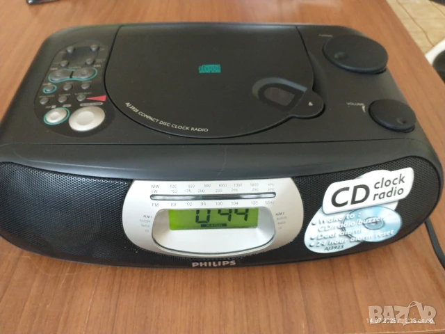 Philips AJ3925 – CD Радио с Часовник и Двоен Будилник 