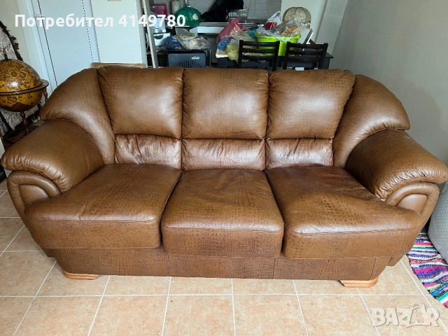 Кожен диван с разтегателно двойно легло с матрак