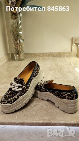 Лоуфъри с косъм от пони