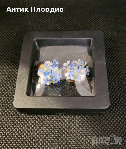 Винтидж обеци клипс „Незабравки“ – порцелан, снимка 6 - Антикварни и старинни предмети - 53720046