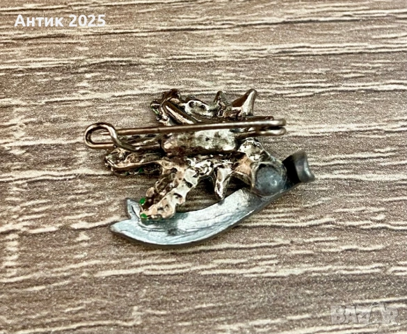 Винтидж емайлирана сувенирна брошка-значка „Еделвайс“ от Титизе, Германия, снимка 2 - Колекции - 53693223