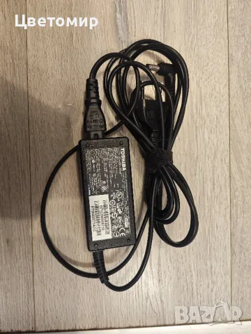 Зарядно за лаптоп Toshiba 65W, снимка 1 - Кабели и адаптери - 47200559