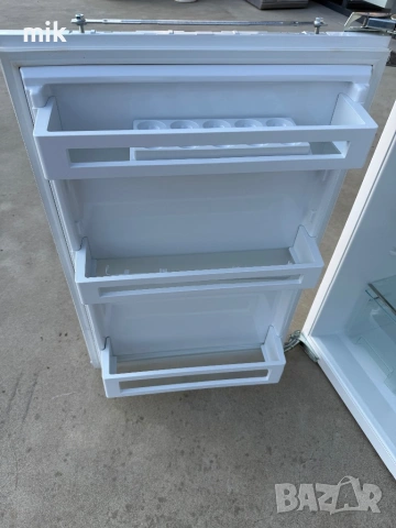 Малък хладилник с камера Либхер За вграждане, снимка 3 - Хладилници - 53987795